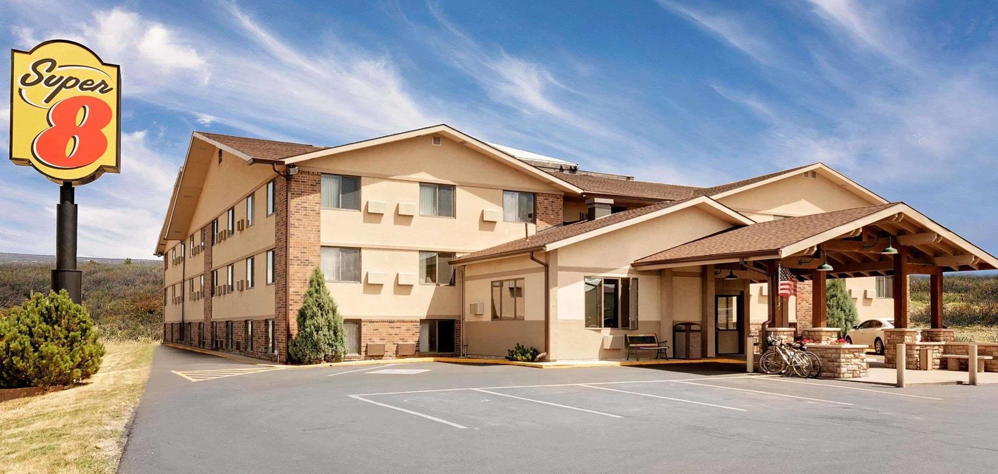 Super 8 By Wyndham Spearfish Hotel Exterior photo